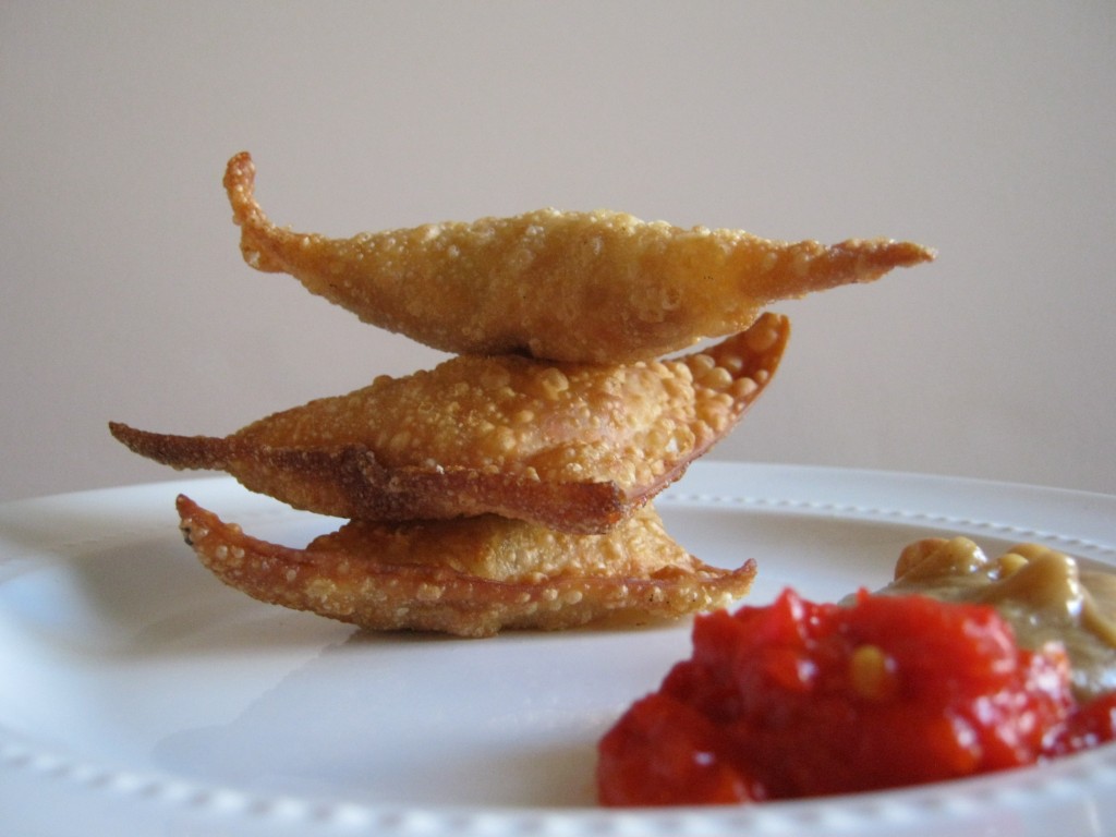 Crispy Chicken Wontons with Peanut Butter and Sweet Chile Jelly